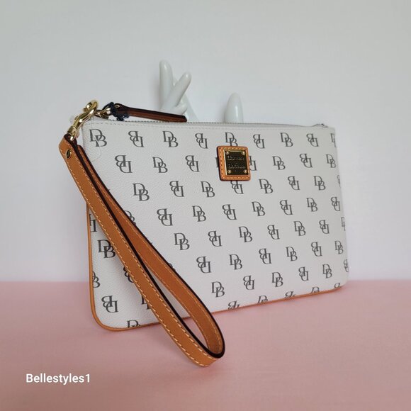 DOONEY & BOURKE Blakely Signature Logo Print Large Wristlet- Bone color ⭐ - Picture 4 of 16